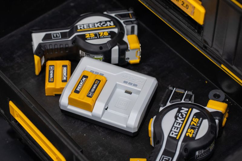 B1 Dock Dobbel batterilader